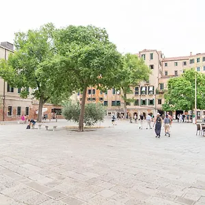 Ca' Leoncino - Canal Front Apartment
